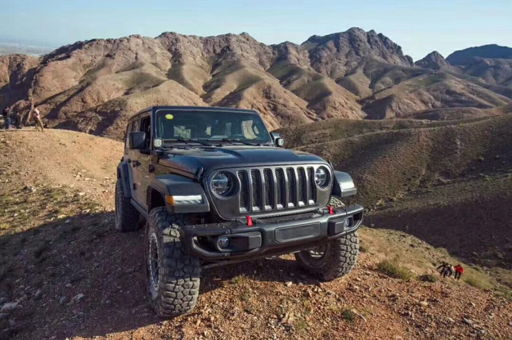 Suitable for Jeep Wrangler JL 10th Anniversary Front Bumper, Bumper Guard, Front Bumper Installation Simple JL1049 - CAR CRAFT INDIA